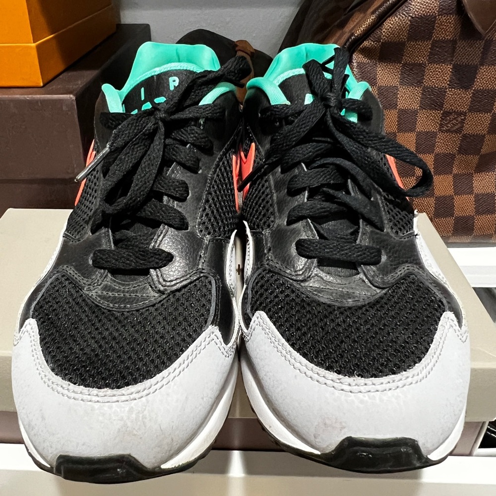 Nike Air Max Black and Mint Sneakers